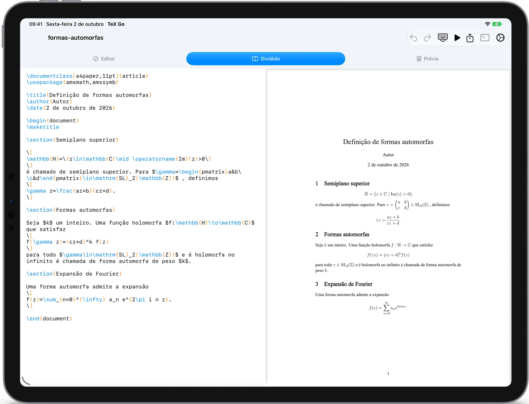 TeX Go no iPad, com o código LaTeX à esquerda e o PDF composto à direita.